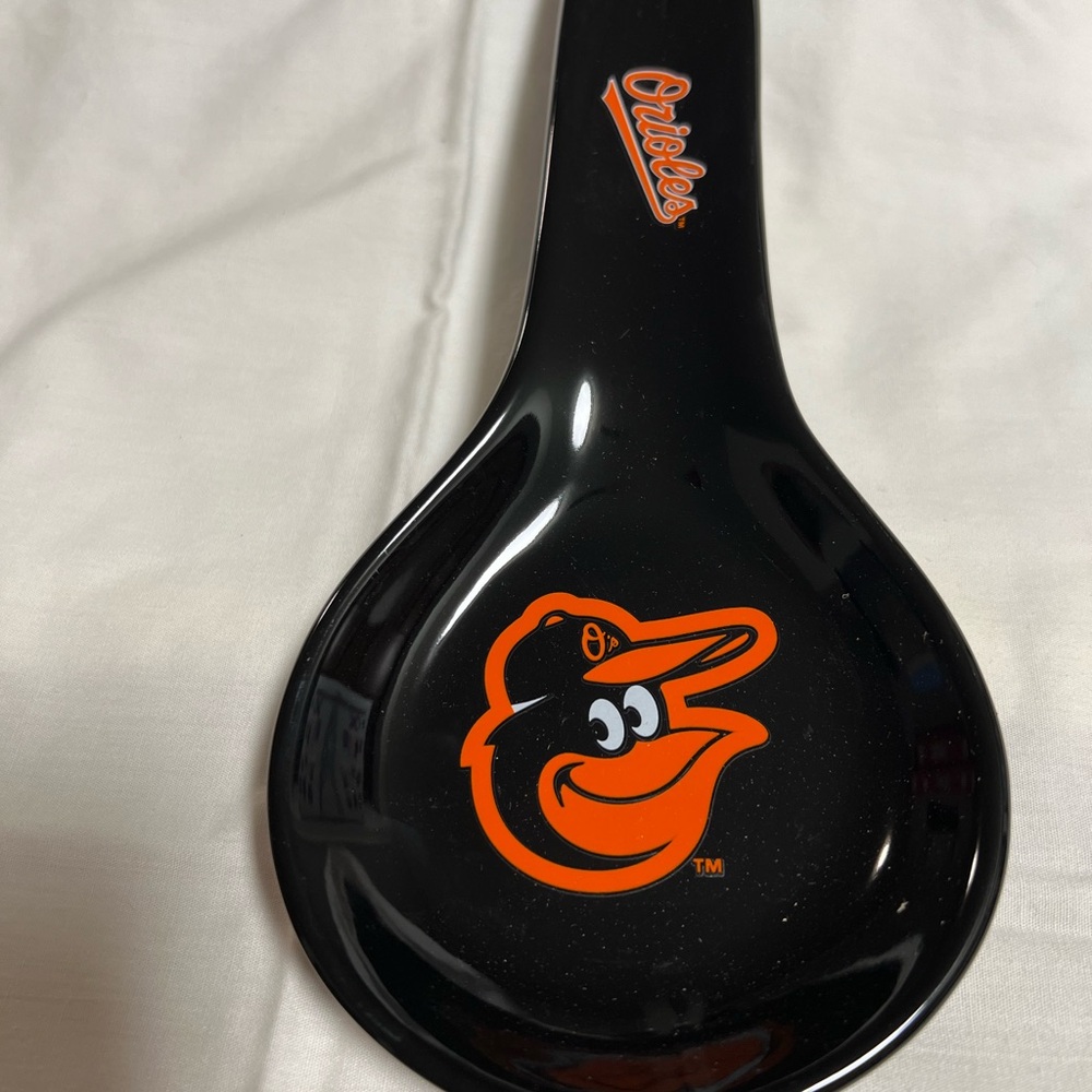 ONE BRAND NEW OFFICIALLY LICENSED MLB BALTIMORE ORIOLES CERAMIC SPOON REST CTM6
